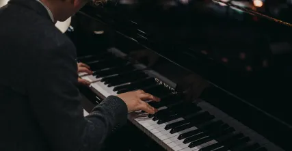Říjnové večery s pianem ve Zlíně