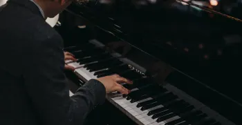 Říjnové večery s pianem ve Zlíně