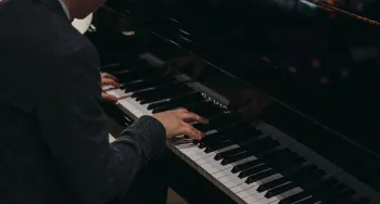 Prosincové piano v Lavite Zlín